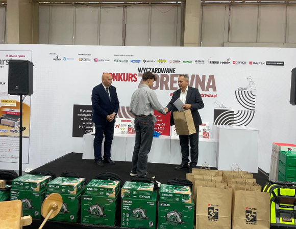 Konkurs "Wyczarowane z drewna" organizowany przez wydawnictwo Inwestor, wręczenie nagród