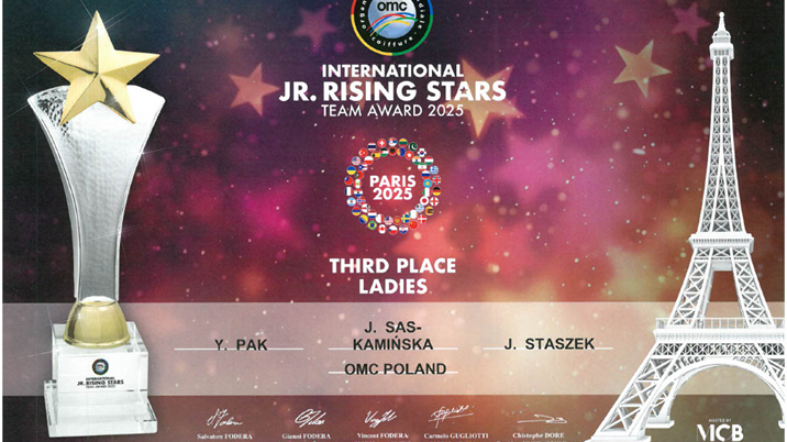 Zdjęcie przedstawia dyplom, który otrzymały uczennice Odzieżówki